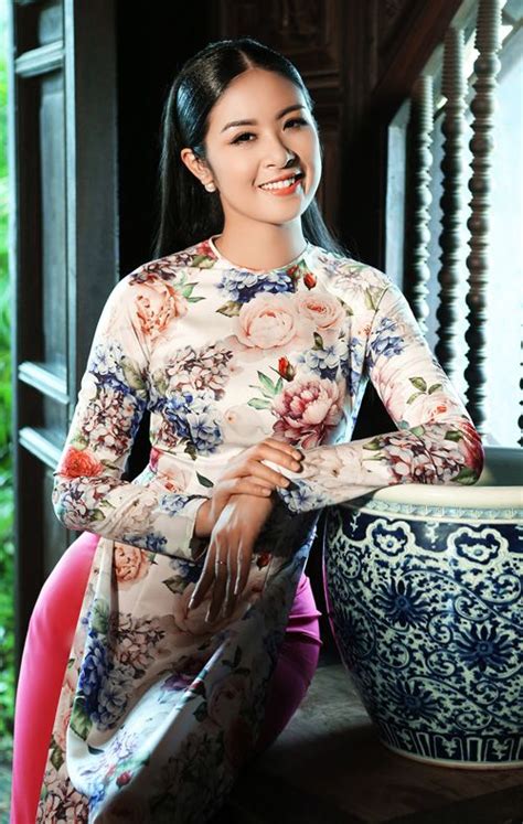 Những thiết kế áo dài hoa dịu dàng và nữ tính Vietnam Dress Vietnam