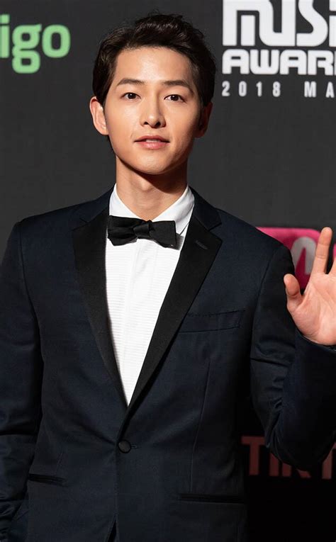 Fans have always seen song joong ki in a short hairdo in descendants of the sun and battleship island. Song Joong-Ki is Starring in a New Netflix Drama This June ...