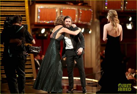 Brie Larson Speaks About Not Clapping For Casey Affleck At Oscars 2017 Photo 3871915 Brie
