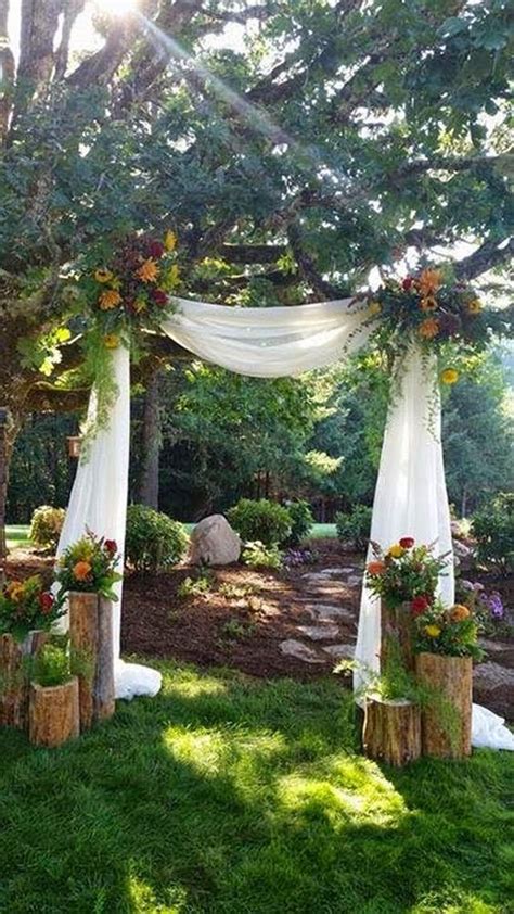 Though nature will be a truly stunning backdrop, these hanging votives are an easy way to diy some décor. 25 Intimate Backyard Outdoor Wedding Ideas | Deer Pearl ...