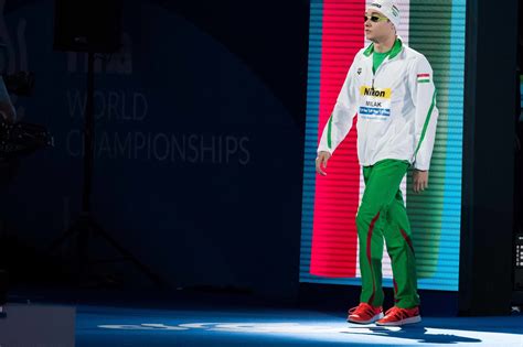 Rajthoz állt még az 50 és a 100 méter pillangó fináléjában is, de az előzőben a 7., míg az. Kristof Milak Breaks 100 Fly WJR 3rd Time at Worlds, Now ...