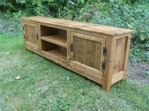 30 easy diy tv stand designs made of pallet woods pallet crafts wood pallet projects pallet