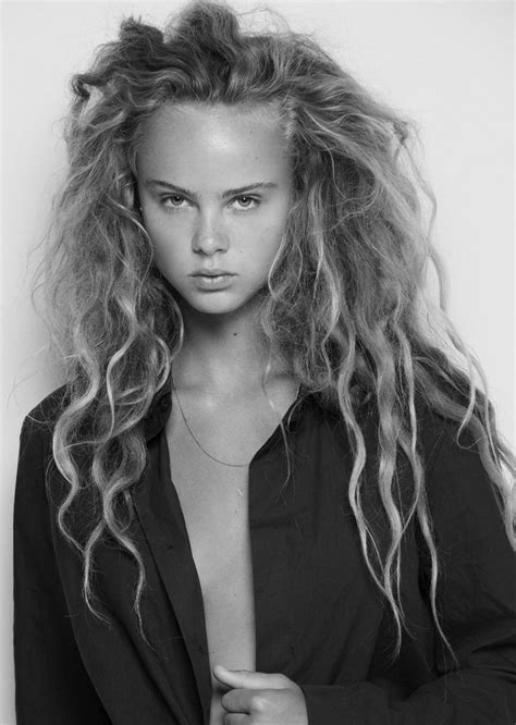 pin by ᎷᎧᏁᏖᏕᏋ β Λ Ŀ Λ on for her bandn model beauty messy hairstyles