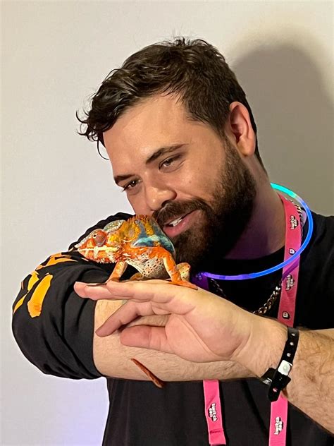 Hungrybox 🏆🏆🏆 On Twitter Rt Liquidhbox I Met A Chameleon At Twitchcon