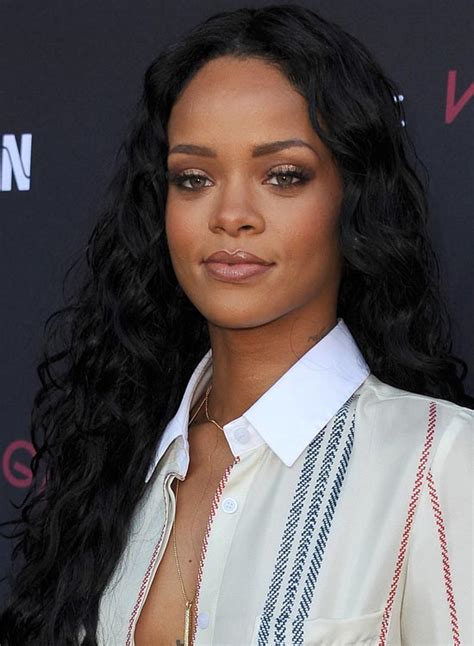 52 Best Rihanna Hairstyles