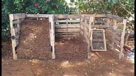 One of the biggest mistakes a composter can make is to create a pile that is too small to work efficiently, or too big to manage. Making Compost In 30 Days Using Pallet Wood Bins… - Eco ...