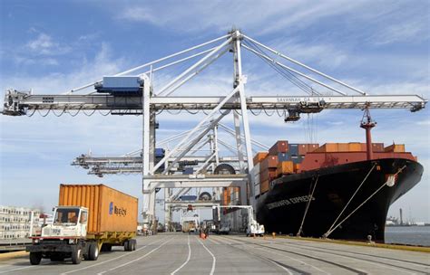 การท่าเรือฯเร่งเดินหน้าโครงการขยายท่าเรือแหลมฉบัง เฟส 3 มูลค่าลงทุน 1.4 แสนล้าน ตั้งเป้า. กทท.เดินหน้าท่าเรือแหลมฉบังเฟส 3 ขานรับนโยบายขับเคลื่อน ...