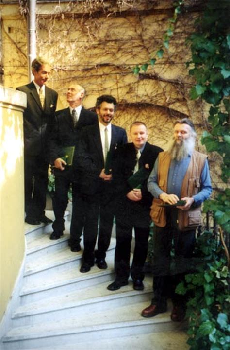 Világjáró élményinek társaivá teszi olvasóit. Ybl-díj 2002: Ferkai András, Nagy Bálint, Siklósi József ...