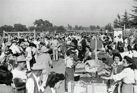 Pictures Of The Internment Of Japanese Americans During World War Ii