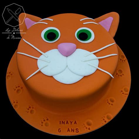 Yesterday was my birthday (24) and my friend verity made me this beauty of a cake. Cake design. Gâteau personnalisé en pâte à sucre sur le thème tête de chat. Sugar paste cat face ...
