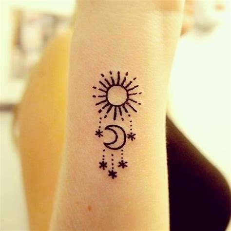 The Stars And Moons Simple Henna Tattoo Cute Henna Tattoos Henna