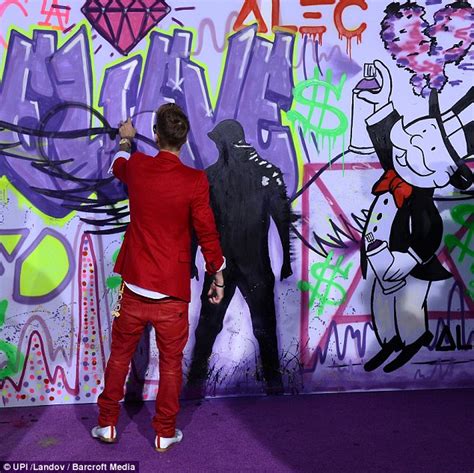 Justin Biebers Graffiti Fail Singer Attempts To Prove His Street Cred