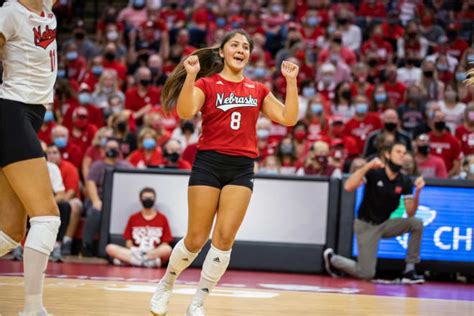 Nebraska Volleyball No 1 Huskers Sweep Maryland To Move To 20 0