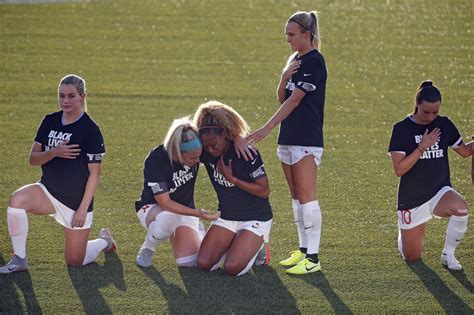 Nwsl Players Kneel For National Anthem At Courage Thorns On Cbs Chicago Washington