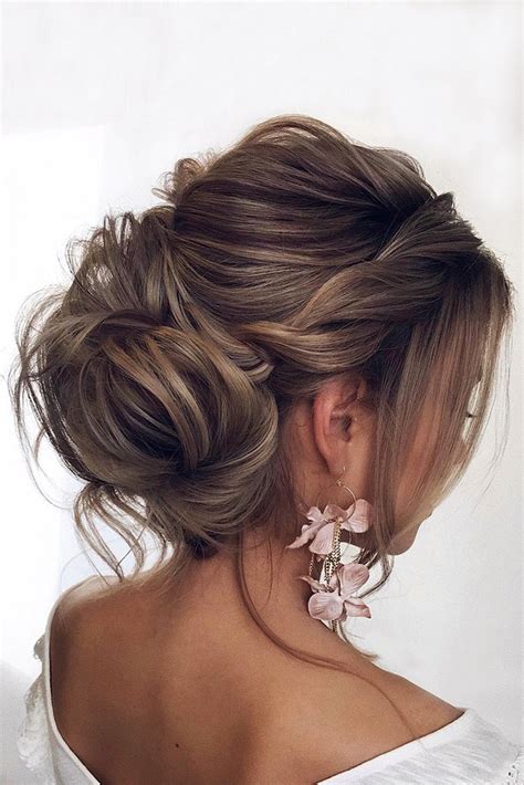 After all, bold and bright hair colors are a major wedding hair trend of 2021. 30 PERFECT WEDDING HAIRSTYLES FOR MEDIUM HAIR - My Stylish Zoo