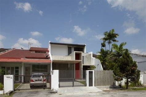 A garden and a terrace are featured at the holiday home. Malaysian Single Storey Terrace - Renovated modern facade ...