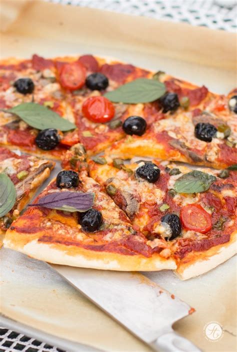 Not only do we have the best pizza, we also have the best specialty pizza options in the area! Pizza Napoli, knusprig, dünn, echt italienisch | Rezept ...