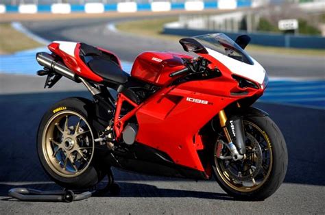 Ducati 1098r 2008 2011 Review Speed Specs And Prices Mcn