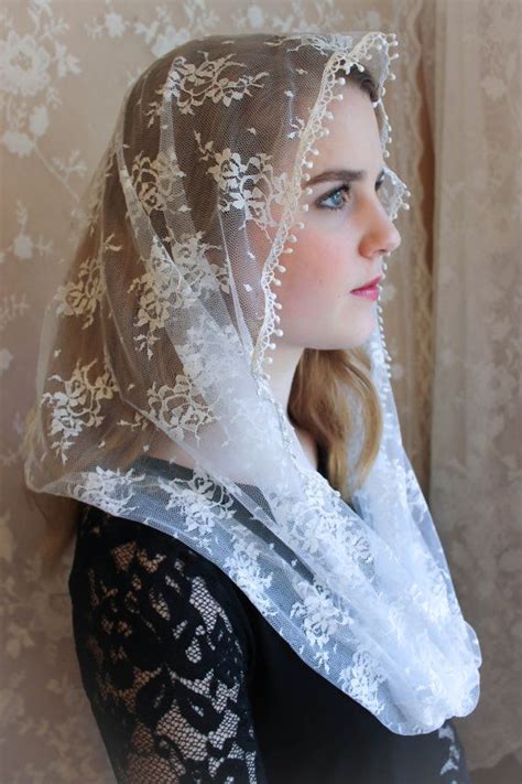 Evintage Chapel Veil Mantilla Infinity Veil Latin Mass Soft Light Ivory