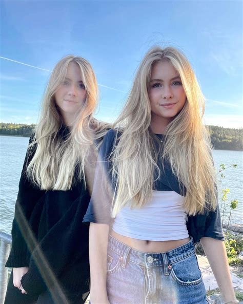 Iza And Elle 🌷 Famous Blondes Blonde Twins Long Hair Styles