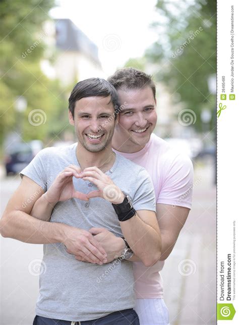 Couples Homosexuels Heureux à Lextérieur Photo Stock Image Du Humain