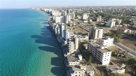 Maraş or kapalı maraş) is an abandoned southern quarter of the cypriot city of famagusta.before 1974, it was the modern tourist area of the city. Varosha, la ciudad de vacaciones en el mediterráneo ...