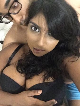 Tamil Malaysian Aunty Hot Nude Selfie With Her Husband Play New Tamil