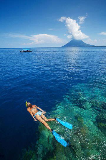 Diving At Bunaken Island Manado Sulawesi Dive The World Vacations