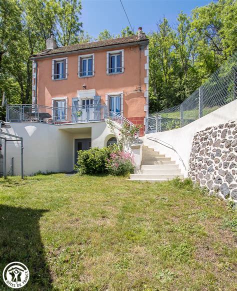 Location De Vacances Gîte Le Clos Saint Victor La Riviere Dans Puy De