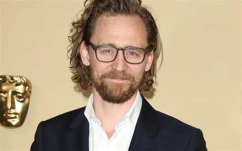 Tom hiddleston is taken by his girlfriend zawe ashton. Tom Hiddleston Bio - Wife, Movies, Age, Education, Married ...