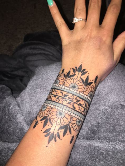 henna-mandala-wrist-cuff-gray-black-flowers-cuff-tattoo,-cuff