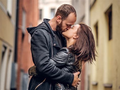 Pourquoi Aime T On S Embrasser Avec La Langue Biba Magazine
