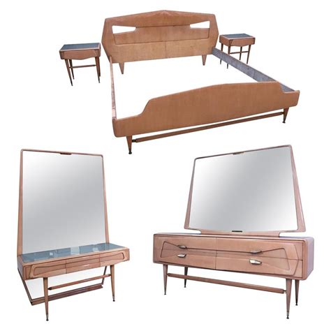 Italian Maple Bedroom Set Attributed to Silvio Cavatorta ...