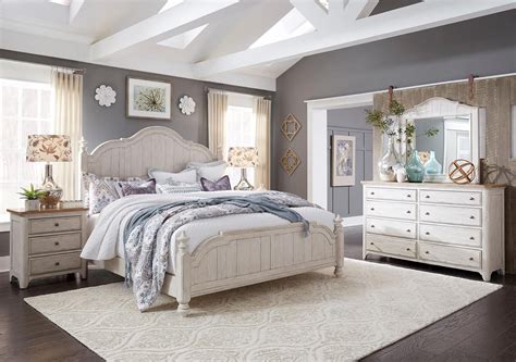 Luxury king bedding sets with white bed. Lacks | Farmhouse 4-Pc King Bedroom Set (With images ...