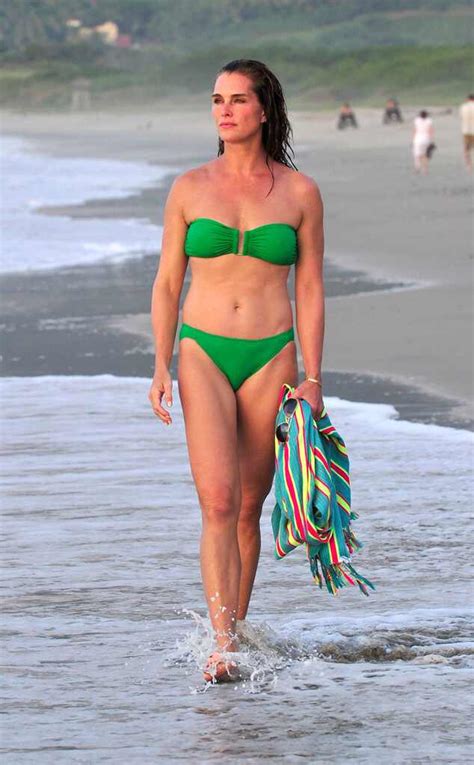 Brooke Shields Stuns In A Bikini At Age 49—see The Pic E News