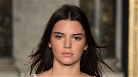 Kendall Jenner Called Too Fat For Runway Youtube