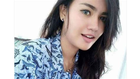 Sosok Wanita Cantik Berseragam Pns Ini Viral Di Internet Pose Foto