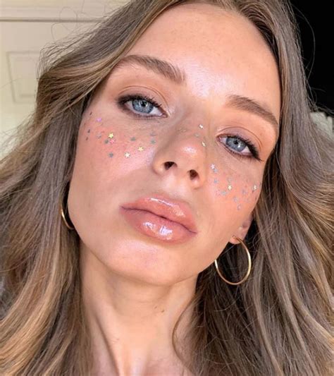 Glitter Freckles Are The Way Forward Freckles Hottest Trends Beauty