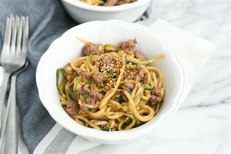 Sprinkle thinly sliced beef with salt, pepper, and cornstarch. Korean Beef Zoodles | Recipe | Food, Korean beef, Food ...
