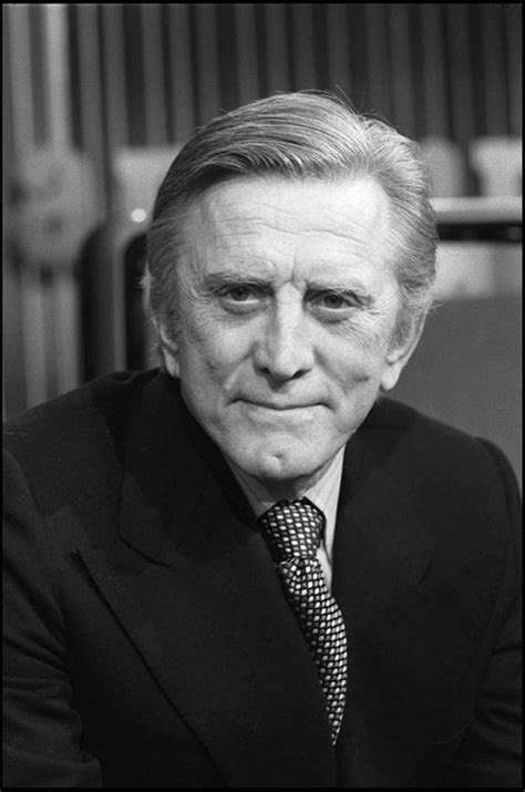 Kirk Douglas Le Miraculé Toutes Ces Fois Où Il A échap Télé Star