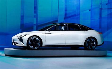 Alibaba And Saic Team Up To Launch New Im Ev Brand Sedan Features 39