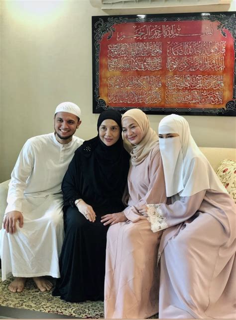 Riz turut mendedahkan dirinya sudah lama bekerjasama dengan figura asal kelantan itu sebelum ini. GAMBAR Sah Neelofa Dirisik PU Riz Dan Ini Tarikh ...