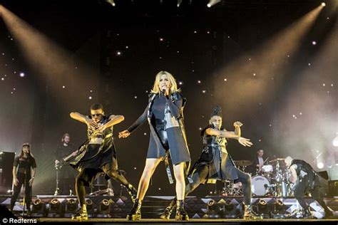 Ellie Goulding Takes To The Stage In Leather Hot Pants In Barcelona Daily Mail Online
