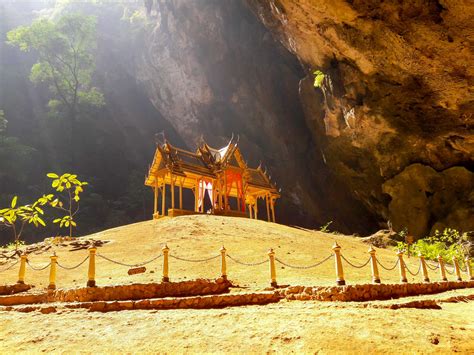 Jaskyňa Phraya Nakhon Thajsko Placemania