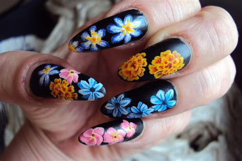 spring floral nails mattified for twin nails with chrissy s nail art