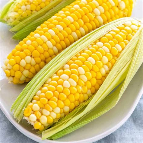 Selanjutnya, rebus jagung pipil dengan menggunakan api sedang atau kecil selama empat menit. Ini Cara Rebus Jagung Supaya Tak Liat & Kecut Bila Dah ...