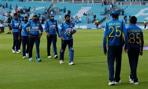 De Silva Rescues Wobbly Sri Lanka In Second Odi Newspaper Dawncom