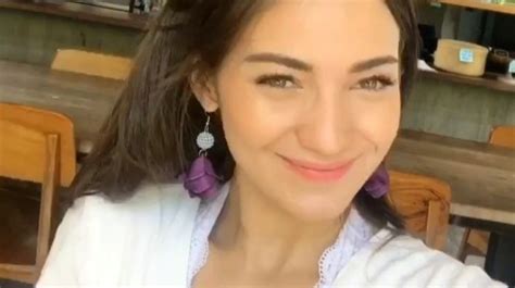 Deep diver enzy storia l's instagram account. Pakai Bikini, Enzy Storia Malah Alami Tragedi saat Pemotretan