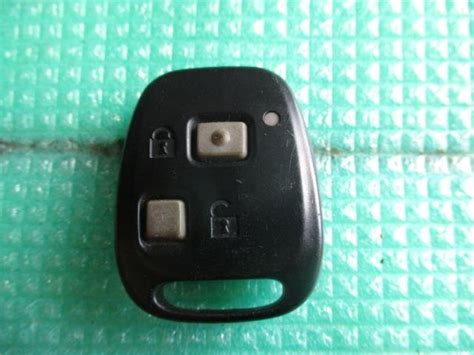 Used Keyless Entry Remote Control Key DAIHATSU Hijet 2011 EBD S321V
