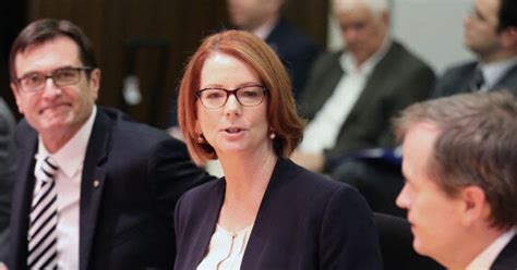 Julia Gillard Kentucky Fried Quail Australian Pm Angry Over Fundraisers Sexist Menu Item